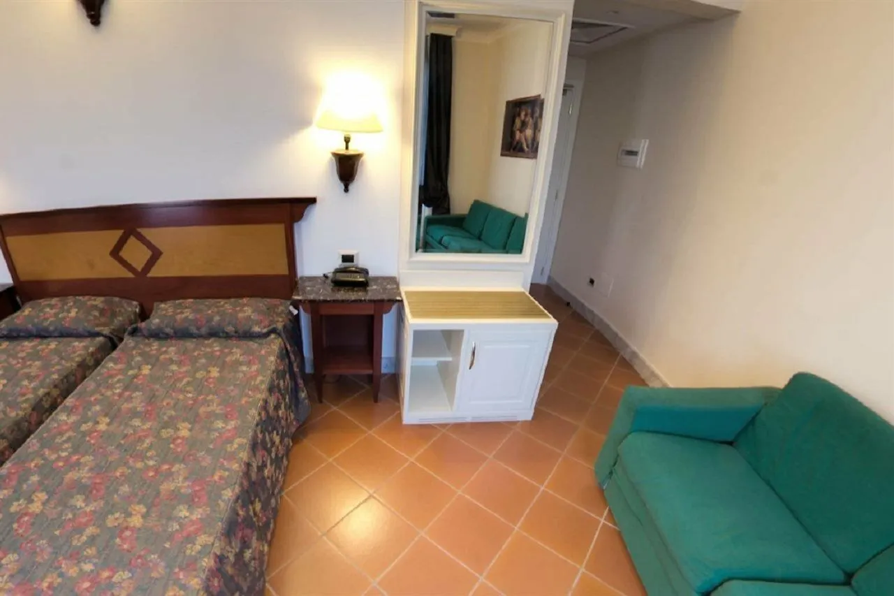 *** Hotel Corona D'Italia Florence Italy